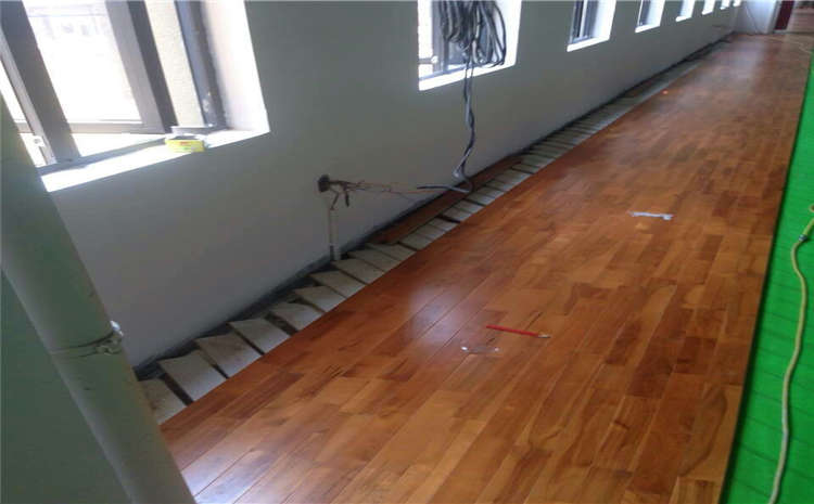 天津?qū)S皿w育木地板品牌有哪些