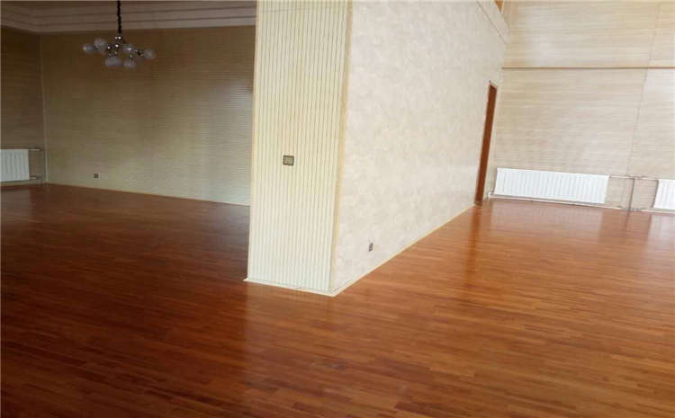 安達(dá)體育地板廠